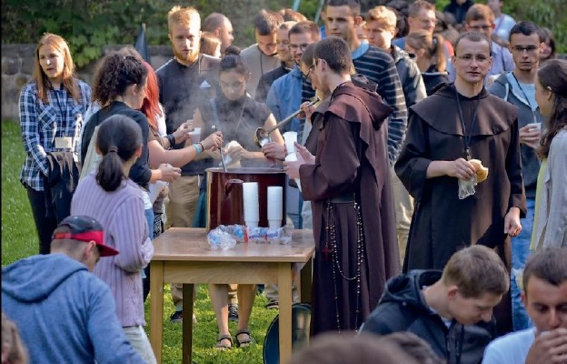 Na KDM przyjeżdżają młodzi z wielu stron Polski,
a także ze Słowacji, Łotwy i Ukrainy