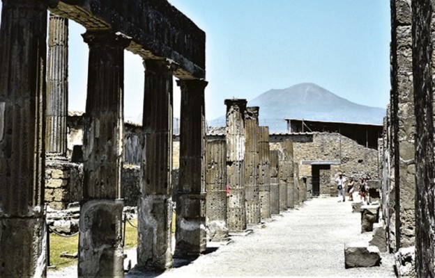 Włochy/ Podczas wykopalisk w Pompejach znaleziono 13 antycznych figurek