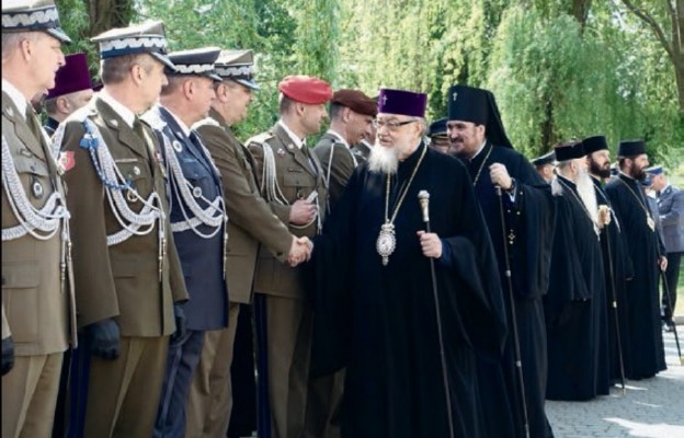 Abp Sawa i abp Jerzy podczas uroczystości inauguracji
nowej siedziby Prawosławnego Ordynariatu Wojska Polskiego