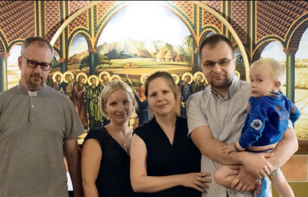 Od lewej: ks. Zygmunt, Anna,
Joanna i Michał –
przedstawiciele grupy
„Kananejka”