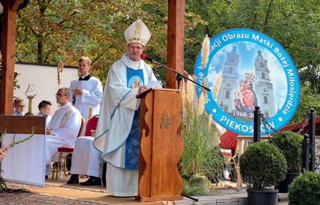 Homilię wygłosił abp Tadeusz Wojda, metropolita białostocki