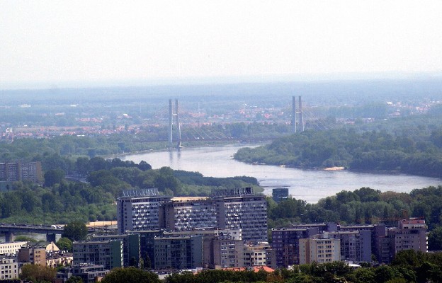 PiS jest najpopularniejszą partią w czterech z siedmiu okręgów na Mazowszu –
radomskim, siedleckim, tzw. obwarzanku podwarszawskim oraz w prawobrzeżnej Warszawie