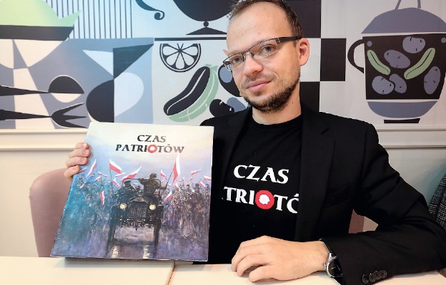 Paweł Haładyn ze swoją grą edukacyjną „Czas Patriotów”