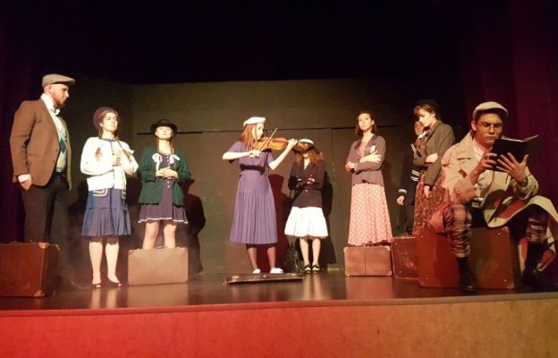 Spektakl słowno – muzyczny w wykonaniu uczniów klas teatralnych  