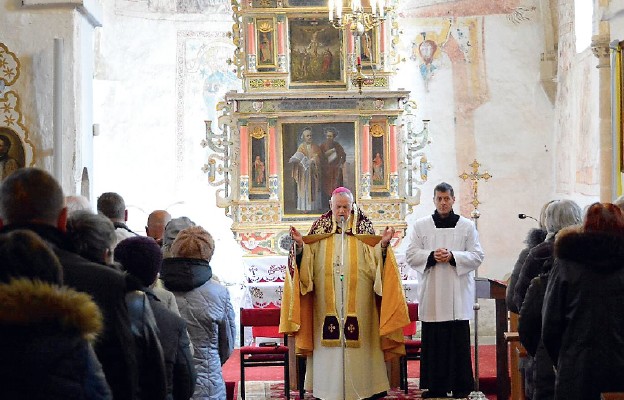 Poświęcenie zabytkowego ołtarza w Lubiechowej