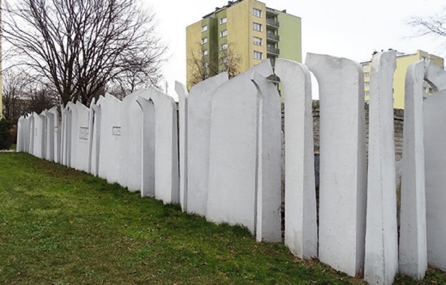 Zniszczyć pokolenie najmłodszych Polaków