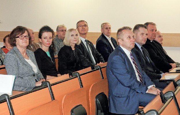 W konferencji uczestniczył m.in. wojewoda Przemysław Czarnek