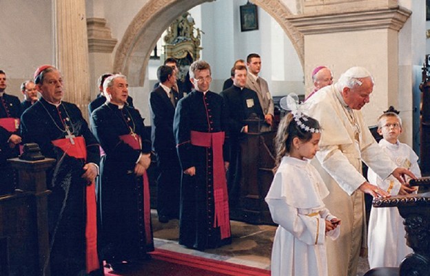 Jan Paweł II w katedrze zamojskiej