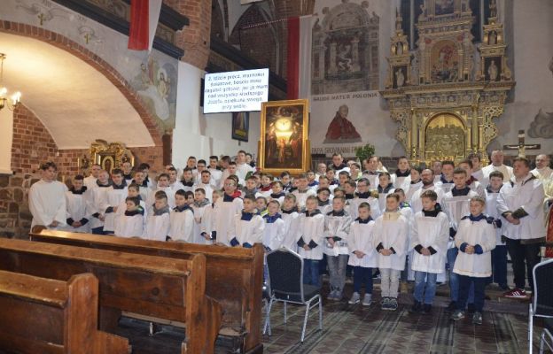 Peregrynacji obrazu towarzyszą dekanalne zbiórki ministrantów