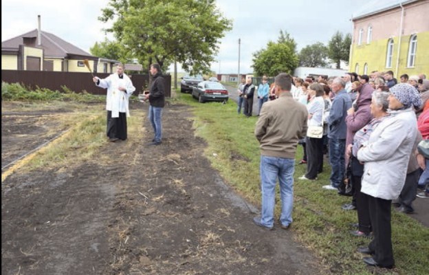 Poświęcenie placu pod budowę domu duszpastersko-parafialnego