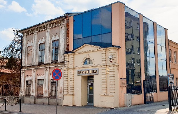 Hospicjum znajduje się przy ul. Bernardyńskiej 11A