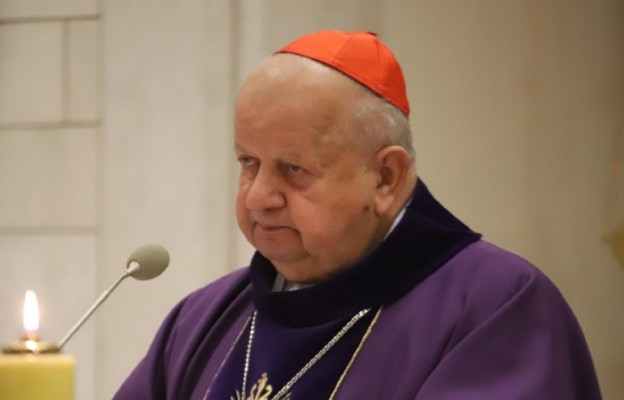 Kard. Dziwisz: papież Franciszek  zachęca nas do wrażliwości serca