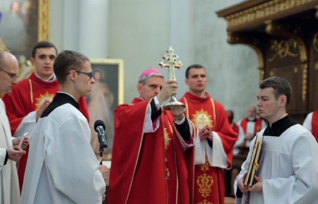 Nabożeństwo wielkopiątkowe na Świętym Krzyżu