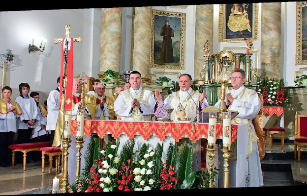 Eucharystii przewodniczył abp Mieczysław Mokrzycki ze Lwowa
