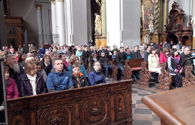Uczestnicy Mszy św. inaugurującej jubileusz Polsko-Czeskich Dni Kultury
Chrześcijańskiej