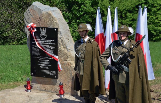 Aleja Dębów Pamięci Kapelanów Katyńskich