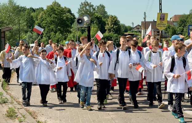 Pielgrzymka to czas spotkania z Bogiem i rówieśnikami