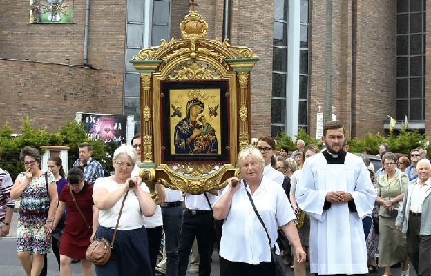 Obchody ku czci Matki Bożej rozpoczęły się w sanktuarium Miłosierdzia Bożego