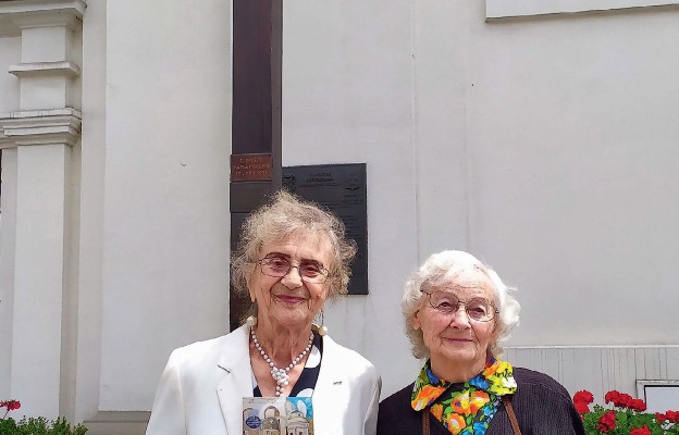 Kazimiera Marciniak – Wołynianka (od lewej) i Emilia Wołoszyn – lwowianka