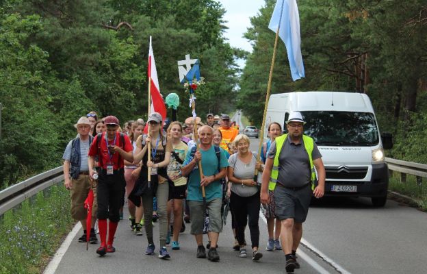 Pielgrzymi z Gorzowa idą na Jasną Górę w czterech grupach