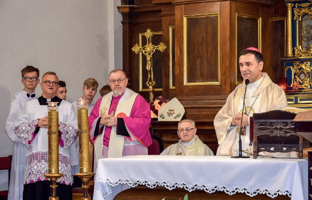 Eucharystii dziękczynnej za 25 istnienia parafii w Węgrowie przewodniczył bp Piotr Sawczuk