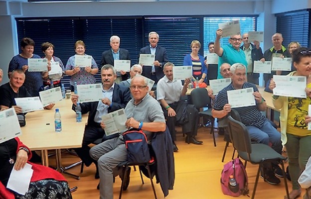 Szkolenia poprawiające umiejętności mazowieckich seniorów na drodze prowadzone są przez Ośrodek Doskonalenia Techniki Jazdy – Tor Modlin