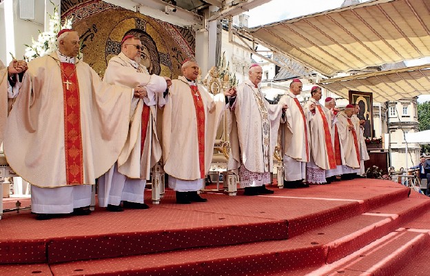 XXVIII Pielgrzymka Rodziny Radia Maryja zgromadziła na Jasnej
Górze wielu biskupów i rzeszę wiernych