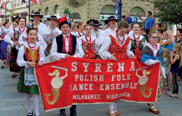 Jubileuszowy korowód folkloru