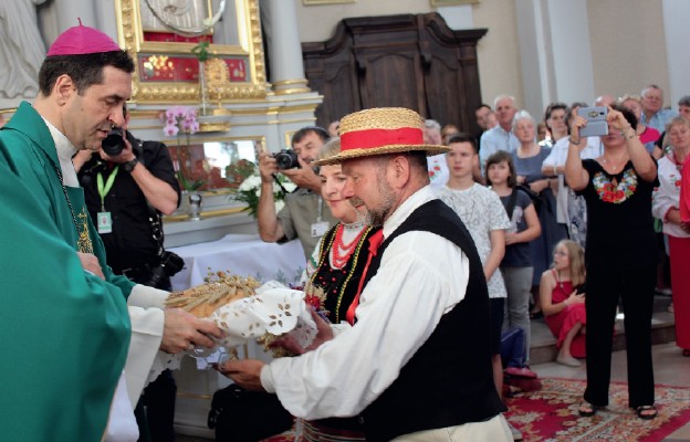 Po raz pierwszy w Podlaskim Święcie Chleba uczestniczył bp Piotr Sawczuk