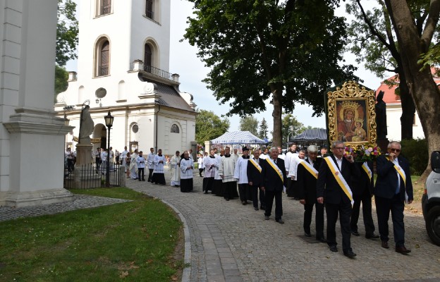 Procesja eucharystyczna wokół katedry