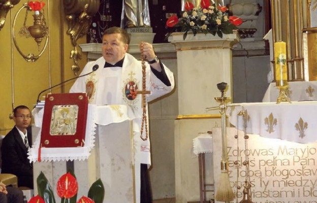 Tam, gdzie jest różaniec, nie może zabraknąć modlitwy za misje Kościoła – mówił ks. dr Jacek Gancarek, moderator krajowy Żywego Różańca
