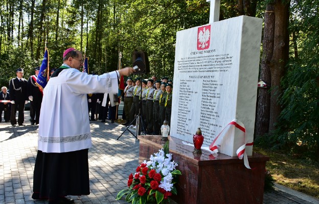 Poświęcenie i odsłonięcie pomnika