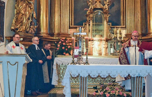Modlitwa duchownych różnych wyznań ma rokrocznie miejsce podczas Tygodnia Modlitw o Jedność Chrześcijan