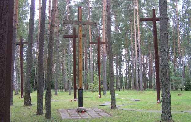 Msza św. w intencji policjantów spoczywających na Polskim Cmentarzu Wojennym w Miednoje