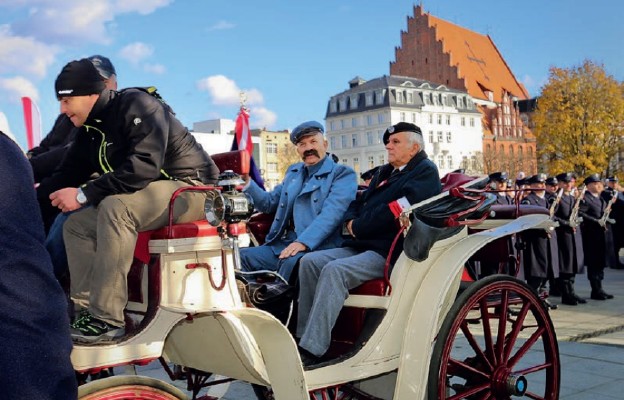 Stanisław Melski podczas Parady Niepodległości na wrocławskim Rynku