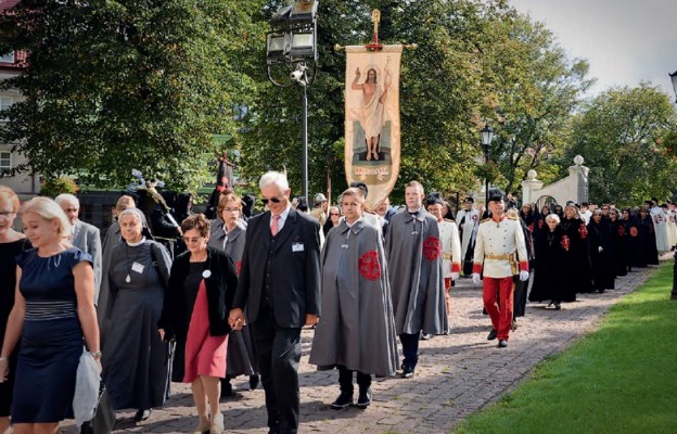 Grób, przy którym nikt nie płacze