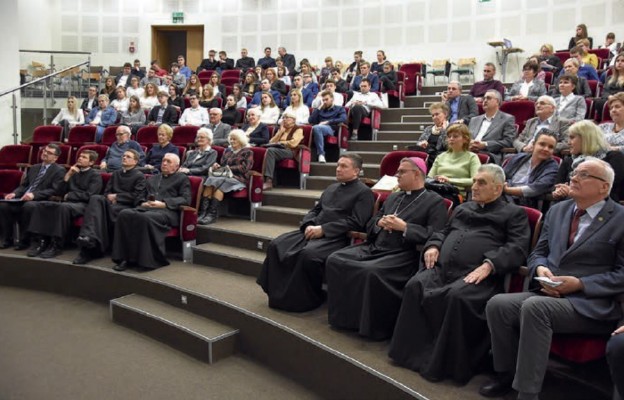 Liczna obecność wskazuje, że nauczanie soboru jest nadal aktualne