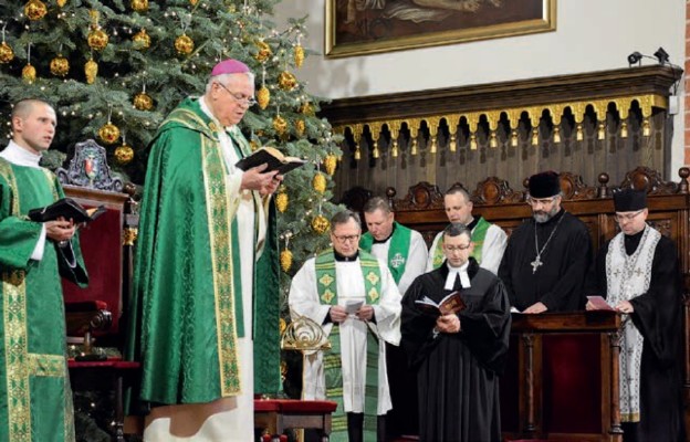 Modlitwie nieszporów przewodniczył biskup legnicki