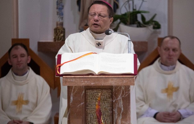 Abp Grzegorz Ryś podczas zjazdu KSM w Porszewicach