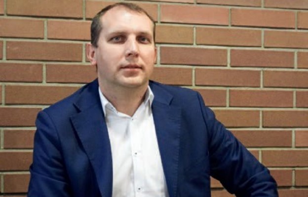 Jacek Kołota Adwokat, absolwent Wydziału Prawa Kanonicznego oraz Wydziału Prawa i Administracji, doktorant, pracownik UKSW
