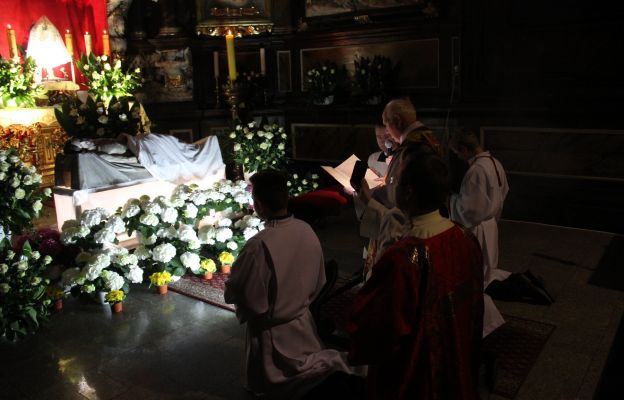 Adoracja Najświętszego Sakramentu w Grobie Pańskim