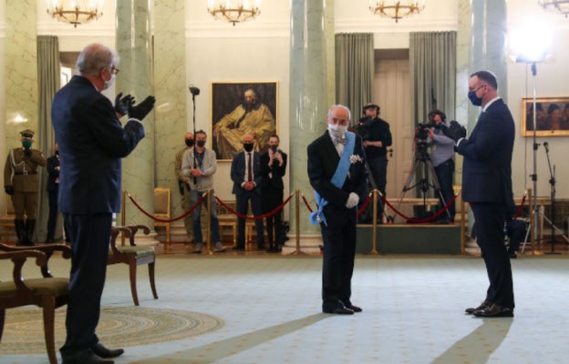 prof. dr hab. Andrzej KUŁAKOWSKI

lekarz, chirurg onkolog, profesor nauk medycznych, wychowawca wielu pokoleń lekarzy, współtwórca nowoczesnej chirurgii onkologicznej w Polsce