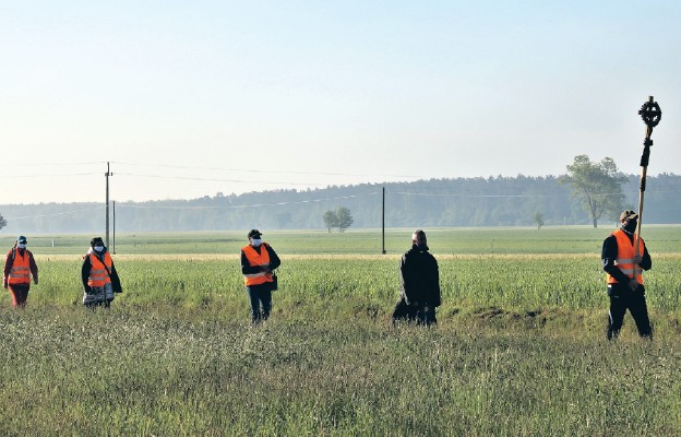 Człowiek idący z intencją jest w stanie pokonać spiekotę dnia, deszcz, burzę, ale i wiele innych przeciwności, związanych chociażby
z koronawirusem – powiedział ks. Piotr Krzyszkowski