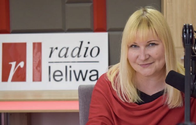 Joanna Sarwa, dziennikarz radiowy, nauczyciel języka polskiego w szkole katolickiej oraz miłośniczka zwierząt