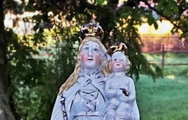 Maryjna figurka z Istebnej