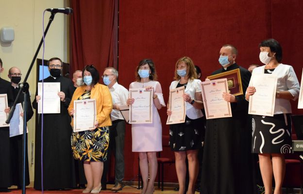 Drugą nagrodę w kategorii ewangelizacja otrzymał zespół katechetów przygotowujący katechezy multimedialne.  