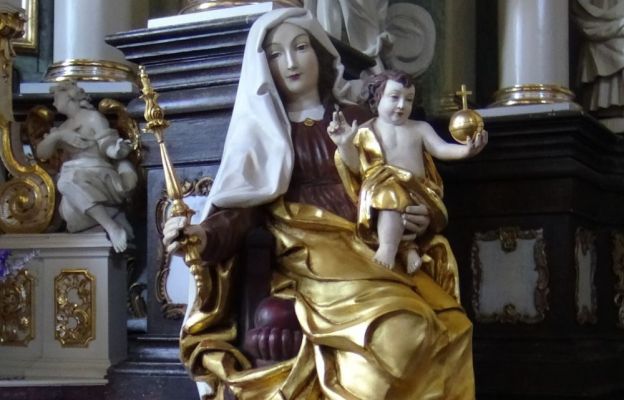 16 lipca br. figurze Matki Bożej Szkaplerznej w Głębowicach zostanie nałożony szkaplerz. 