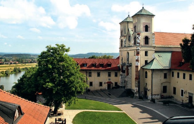 W Tyńcu nawet widok z pokoju w Domu Gości uspokaja