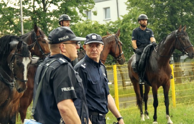 Insp. Dariusz Atłasik kieruje zespołem składającym się z blisko 800 policjantów, wśród nich jest też patrol konny
Zdjęcia