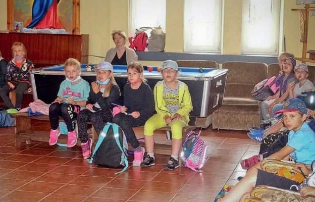 Dzieci z salezjańskich półkolonii podczas pobytu w Swobnicy